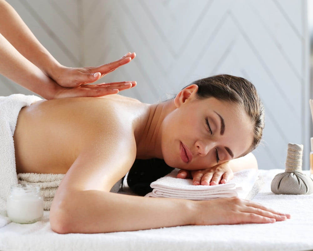 beauty-spa-21000800 睡覺打呼可能引起中風及失智，三個穴位幫你調節打呼問題