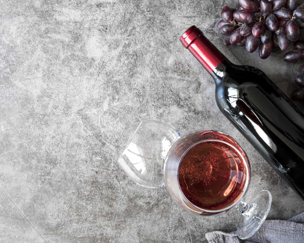 top-view-delicious-organic-wine-grapes1000800 酒精的代謝與喝酒的代價