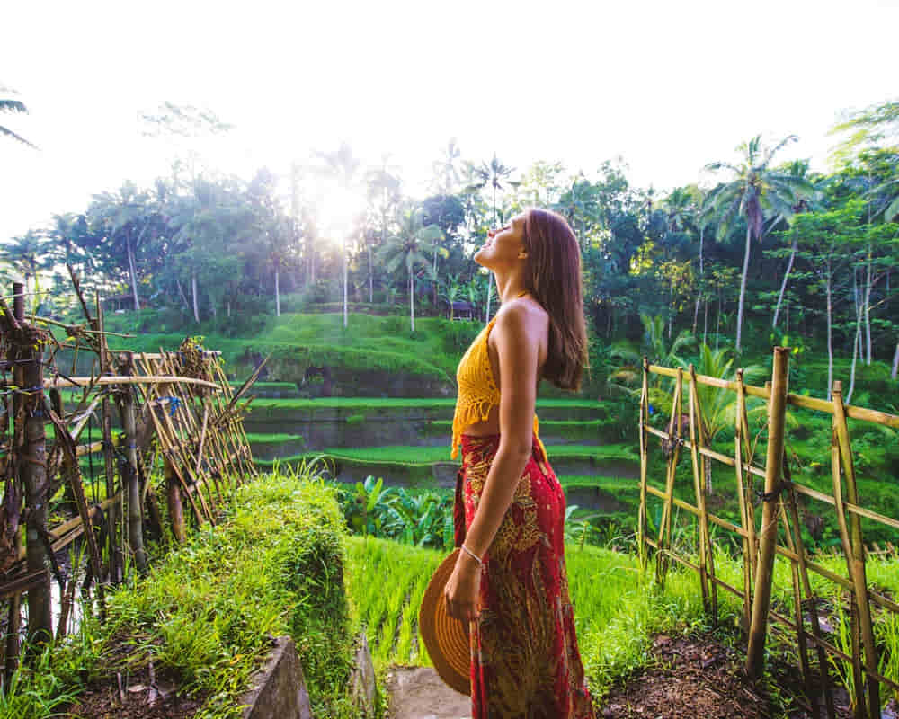 woman-tegalalang-rice-terrace-bali1000800 有用之用使人功利,無用之用養出通達有趣的靈魂