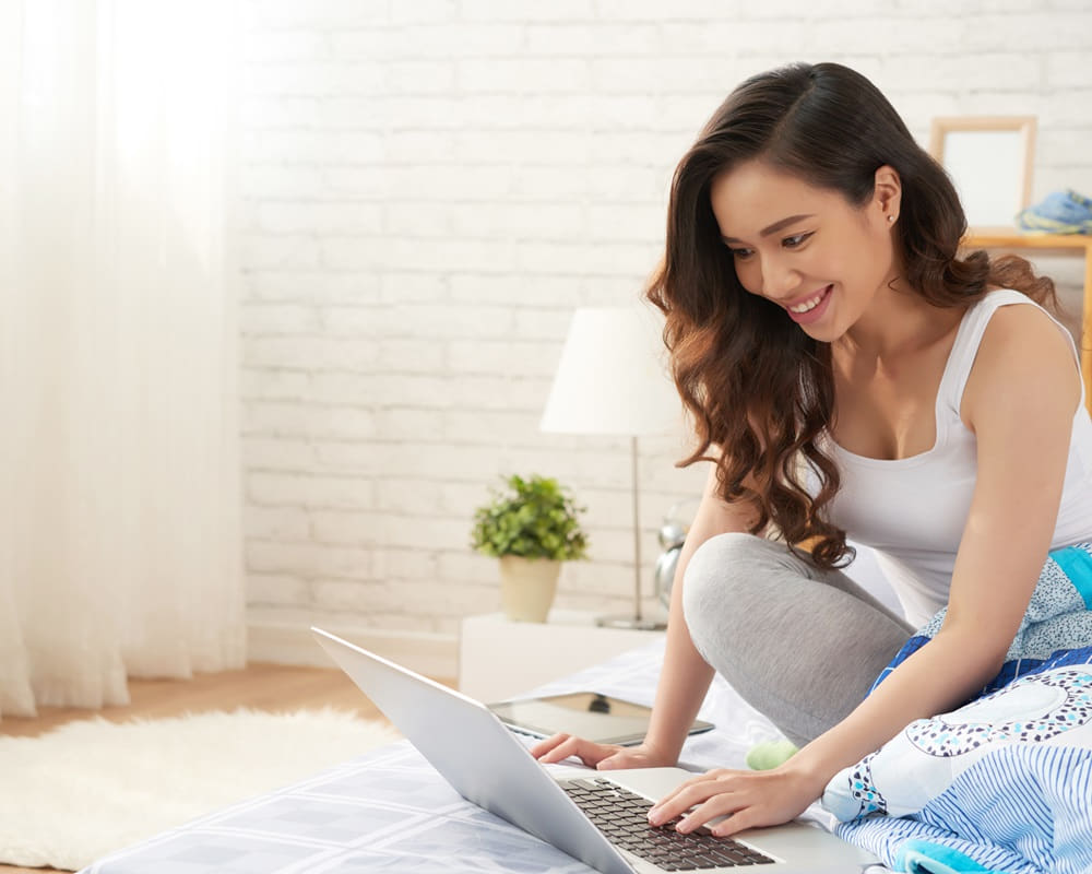 working-laptop1000800 生命中的幸福時刻-心流