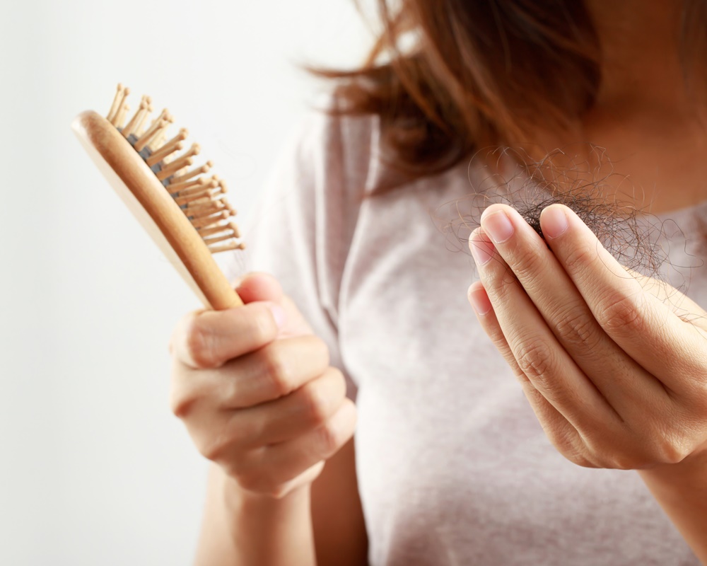 health-problems-women-hair-loss1000800 掉髮危機與生髮精油 l 幫助頭皮生髮的中醫芳療精油經絡應用法