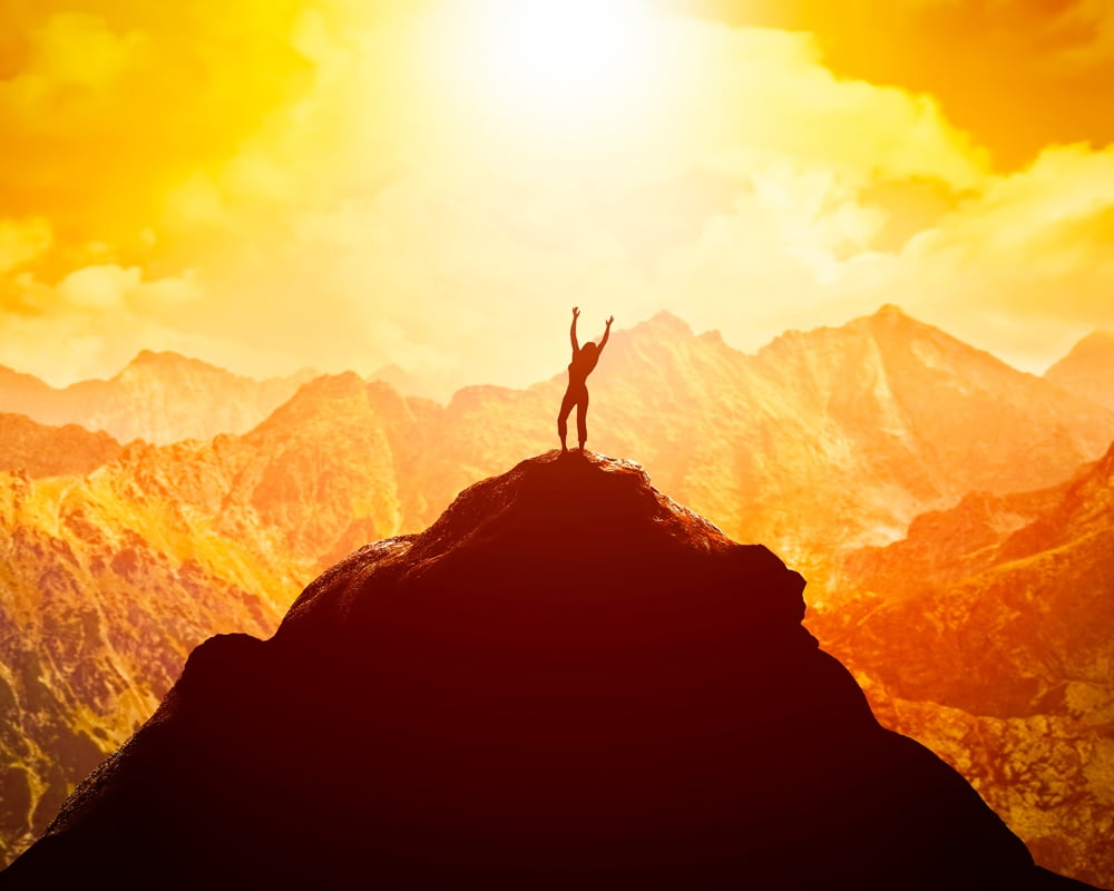 person-mountain-top1000800 首頁