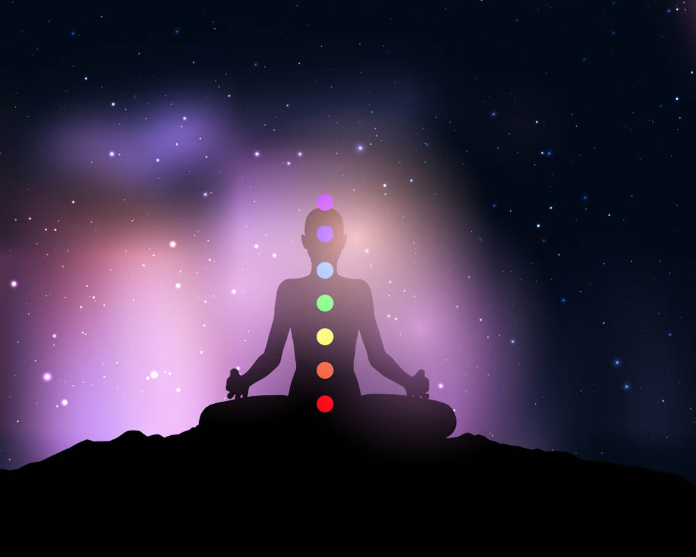 silhouette-female-with-chakra-yoga-pose-against-starry-night-sky1000800 你的磁場正潛移默化的影響你的運氣你的人生