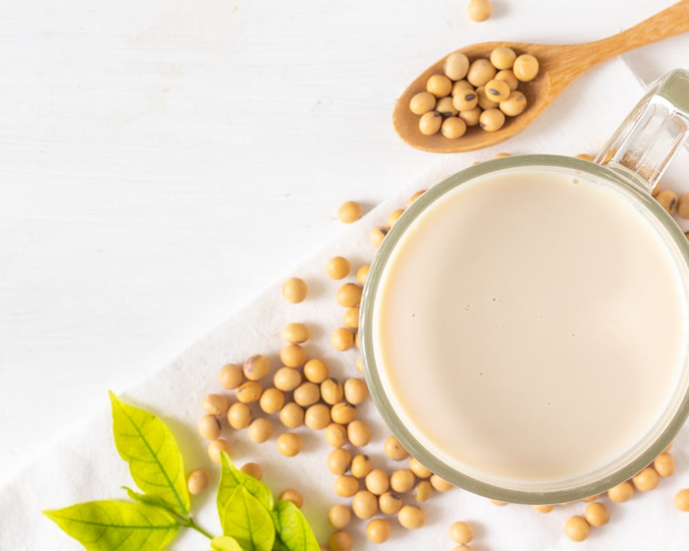 top-view-soy-soya-milk-glass-with-soybeans_bean_1000800 首頁