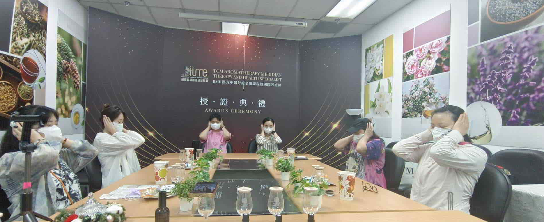 20251016-1 嗅覺啟動大腦潛能！李淳廉博士揭開中醫芳療與腦科學的奧秘 | 淳小聚花絮回顧2025.10.16